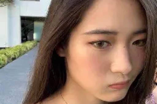 母亲节当天娱乐圈爆三件大事：黄一鸣被闺蜜背刺锋芝恋被传复合小玥儿点赞后爸引发热议