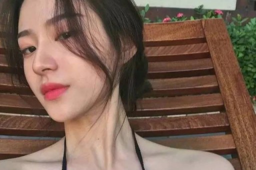 C罗宠妻送礼天花板登微博热搜！壕无人性