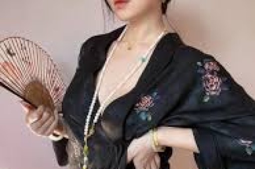 怒吼导演、职场霸凌拿没教养当个性的她引众怒更多黑料被扒